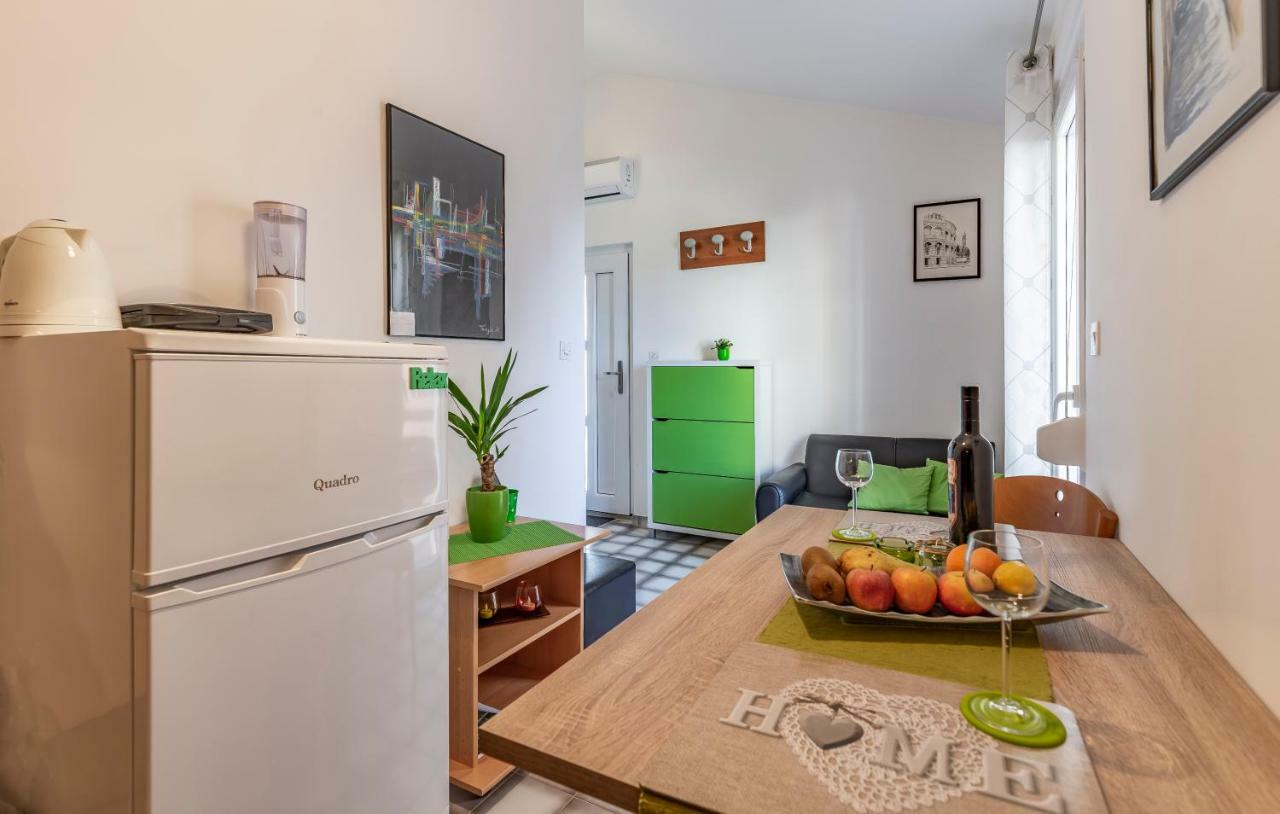 Apartment Denis Medulin Bagian luar foto