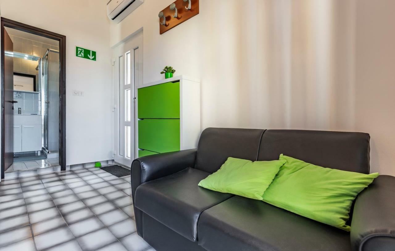 Apartment Denis Medulin Bagian luar foto